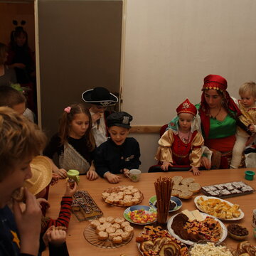 2013-02-08 Maškarní na faře